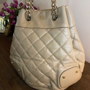 Burberry bucket bag